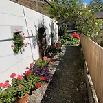 Haus Itten Bed & Breakfast
